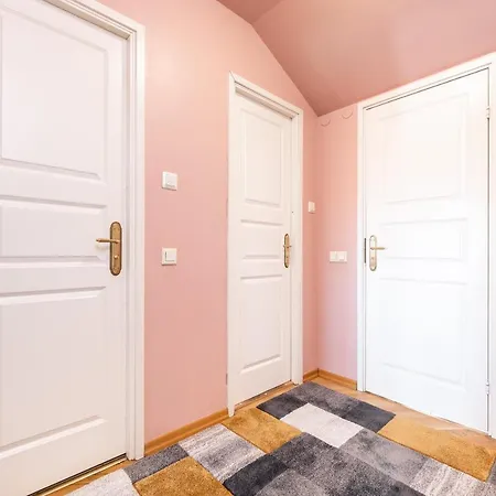 Dictumfactum 2bedroom Апартаменты *